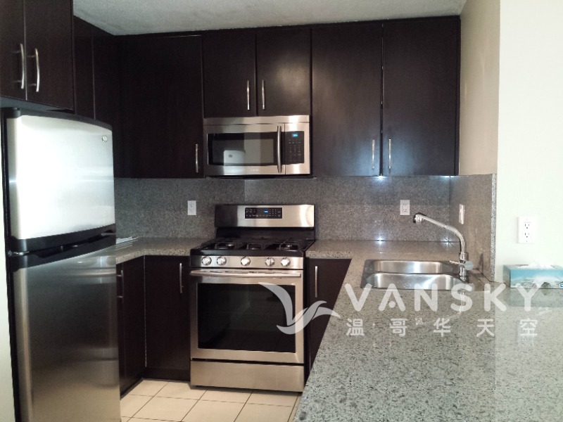 250814140933_5_20171030_170905 Kitchen.jpg